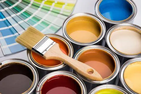 Peintures biosourcées pour travaux de rénovation d'appartement à Lyon : Comparatif 2026 sur la performance thermique et le rendu esthétique des finitions.